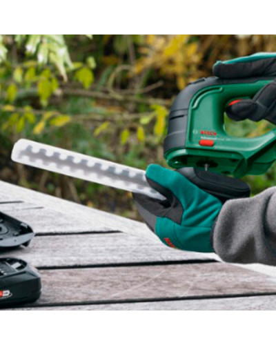 Акумуляторні ножиці для трави Bosch AdvancedShear 18V-10 - фото 4 Акумуляторні ножиці для трави Bosch AdvancedShear 18V-10 - фото 4