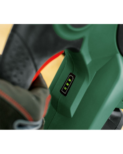 Аккумуляторная цепная пила Bosch UniversalChain 18 с 1 акб PBA 18V 2,5 Ah W-B и з/у AL 1820 CV  - фото 3