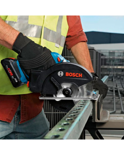 Аккумуляторная циркулярная пила Bosch Professional GKM 18V-50, без акб и з/у  - фото 2