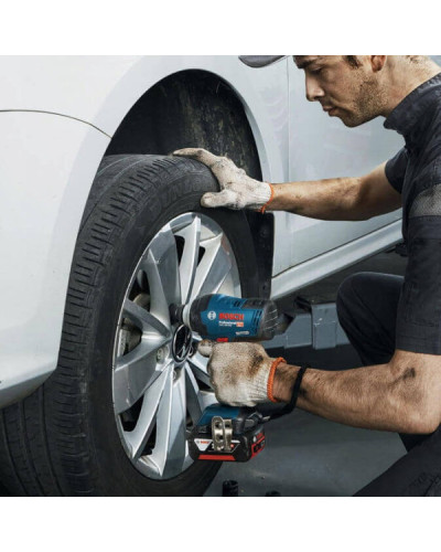 Аккумуляторный ударный гайковерт Bosch GDS 18V-400 Professional, 2 акб GBA 18V 5 Ah, з/у GAL 18V-40  - фото 17