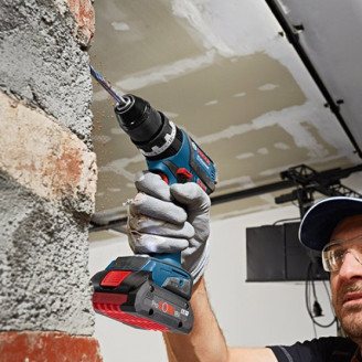 Набiр акумуляторів Bosch 2x ProCORE18V 4.0Ah + GAL 1880 CV